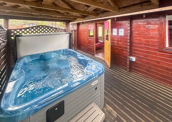 Pheasant Lodge - Heronstone Lodges, Brecon Beacons National Park, 