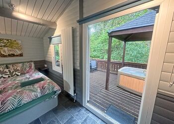 Robin - Heronstone Lodges, Brecon Beacons National Park, 