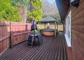 Red Kite - Heronstone Lodges, Brecon Beacons National Park, 