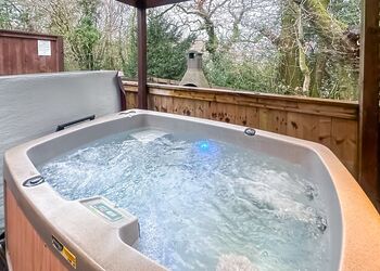 Kestrel - Heronstone Lodges, Brecon Beacons National Park, 