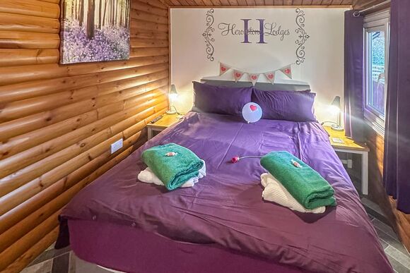 Finch Lodge - Heronstone Lodges, Brecon Beacons National Park, 