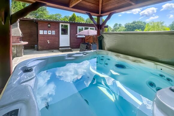 Hawk - Heronstone Lodges, Brecon Beacons National Park,
