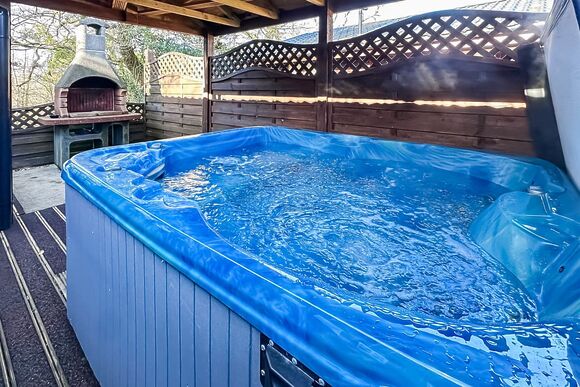 Pheasant Lodge - Heronstone Lodges, Brecon Beacons National Park, 