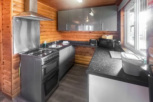 Heron - Heronstone Lodges, Brecon Beacons National Park, 