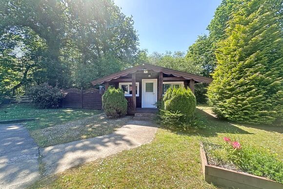 Robin - Heronstone Lodges, Brecon Beacons National Park, 