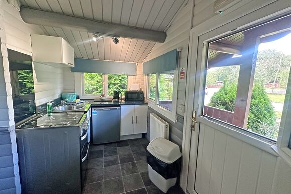 Robin - Heronstone Lodges, Brecon Beacons National Park, 