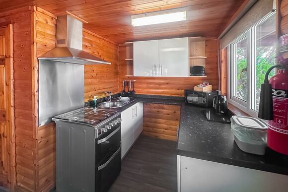 Red Kite - Heronstone Lodges, Brecon Beacons National Park,