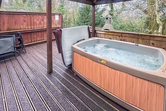 Kestrel - Heronstone Lodges, Brecon Beacons National Park, 