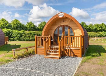 High Farm Deluxe Pod (Hot Tub) - High Farm Holiday Park, Beverley