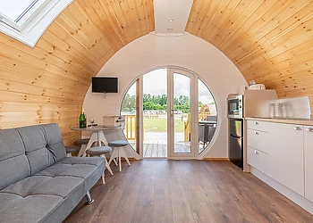 High Farm Deluxe Pod (Hot Tub)