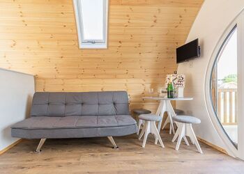 High Farm Deluxe Pod (Hot Tub) - High Farm Holiday Park, Beverley