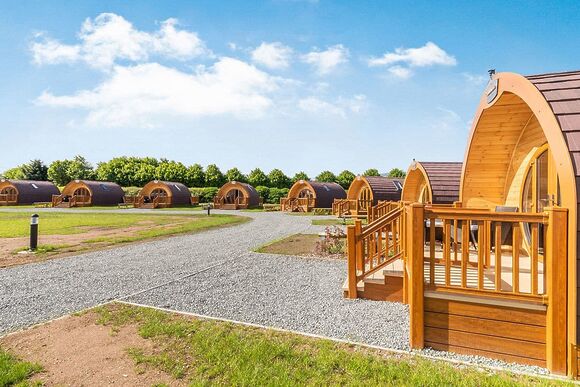 High Farm Deluxe Pod - High Farm Holiday Park, Beverley