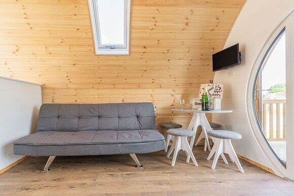 High Farm Deluxe Pod - High Farm Holiday Park, Beverley