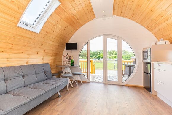 High Farm Deluxe Pod (Pet) - High Farm Holiday Park, Beverley