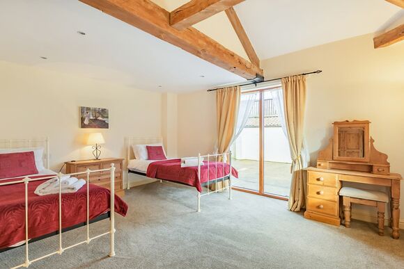 The Grainery - High Farm Holiday Park, Beverley