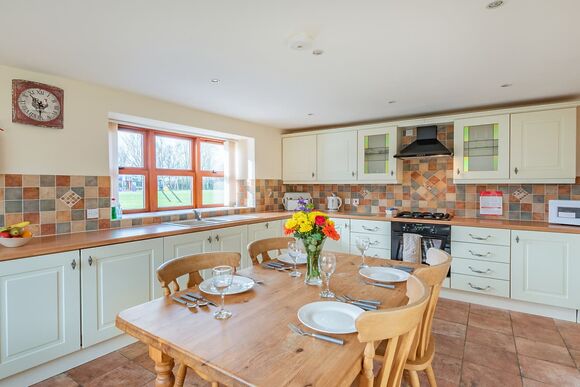 The Parlour - High Farm Holiday Park, Beverley