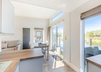 Lakeside View VIP - Waterside Hambleton Lakeside Lodges, Poulton-Le-Fylde