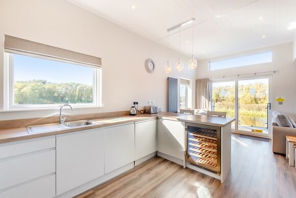 Lakeside Retreat VIP - Waterside Hambleton Lakeside Lodges, Poulton-Le-Fylde