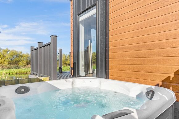 Lakeside View VIP - Waterside Hambleton Lakeside Lodges, Poulton-Le-Fylde