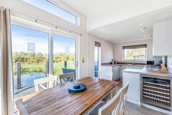 Lakeside View VIP - Waterside Hambleton Lakeside Lodges, Poulton-Le-Fylde