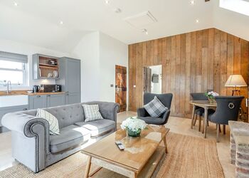 The Meal House - Home Farm Park Luxury Barns, Burgh le Marsh