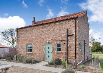 The Farmhouse - Home Farm Park Luxury Barns, Burgh le Marsh