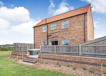 The Farmhouse - Home Farm Park Luxury Barns, Burgh le Marsh