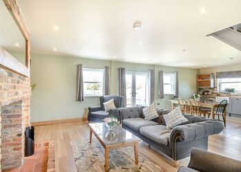 The Farmhouse - Home Farm Park Luxury Barns, Burgh le Marsh