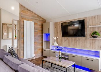 Foxglove VIP - Home Farm Park Lakeside Retreat, Burgh le Marsh