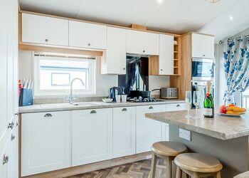 Bramble - Home Farm Park Lakeside Retreat, Burgh le Marsh