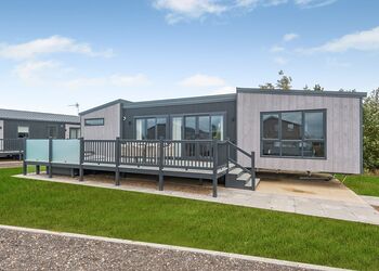 Betony - Home Farm Park Lakeside Retreat, Burgh le Marsh