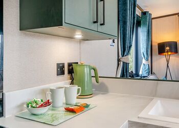 Betony - Home Farm Park Lakeside Retreat, Burgh le Marsh