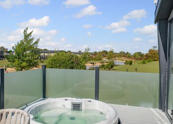 Mallow Lakeside - Home Farm Park Lakeside Retreat, Burgh le Marsh