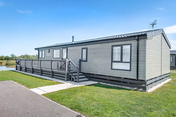 Bluebell VIP - Home Farm Park Lakeside Retreat, Burgh le Marsh