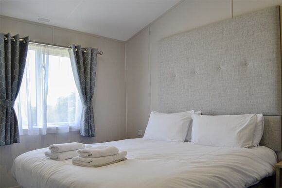 Daisy Premier - Home Farm Park Lakeside Retreat, Burgh le Marsh