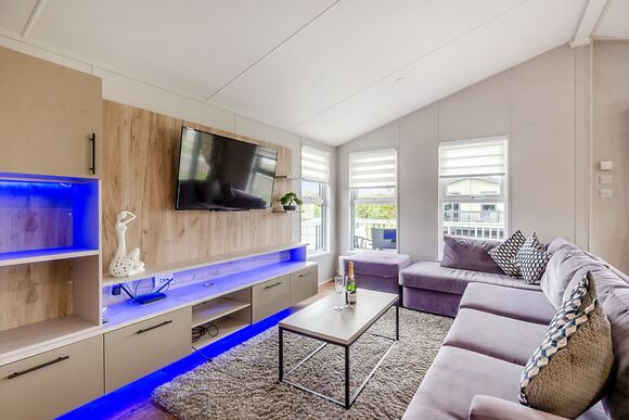 Foxglove VIP - Home Farm Park Lakeside Retreat, Burgh le Marsh