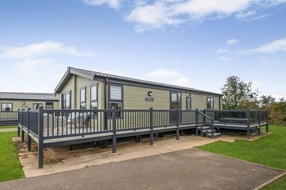 Honeysuckle - Home Farm Park Lakeside Retreat, Burgh le Marsh