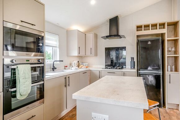 Honeysuckle - Home Farm Park Lakeside Retreat, Burgh le Marsh