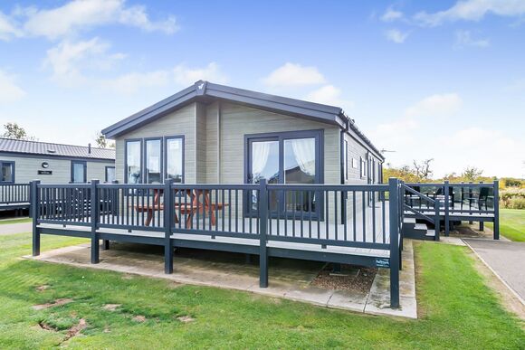 Bramble - Home Farm Park Lakeside Retreat, Burgh le Marsh