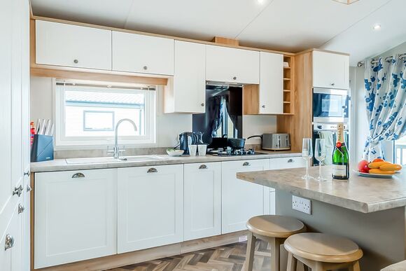 Bramble - Home Farm Park Lakeside Retreat, Burgh le Marsh