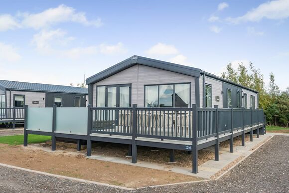 Marigold - Home Farm Park Lakeside Retreat, Burgh le Marsh