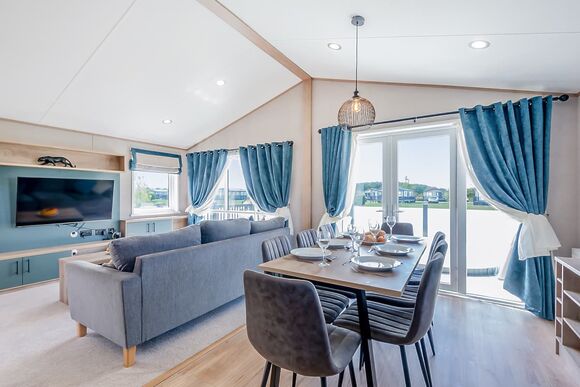 Mallow Lakeside - Home Farm Park Lakeside Retreat, Burgh le Marsh