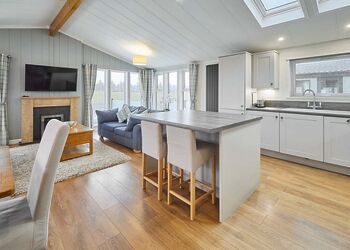 Juniper Deluxe Lodge - Heathergate Boutique Holiday Park, Hexham