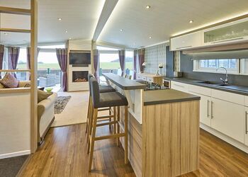 Whistler Deluxe Lodge - Heathergate Boutique Holiday Park, Hexham