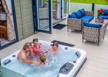 Luxury Spa Lodge - Heathergate Boutique Holiday Park, Hexham