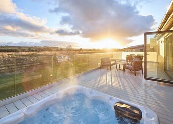 Hazelwood Deluxe Lodge - Heathergate Boutique Holiday Park, Hexham