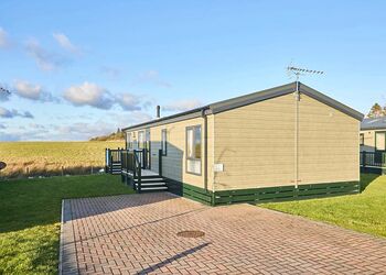 Portland (Pet) - Heathergate Boutique Holiday Park, Hexham