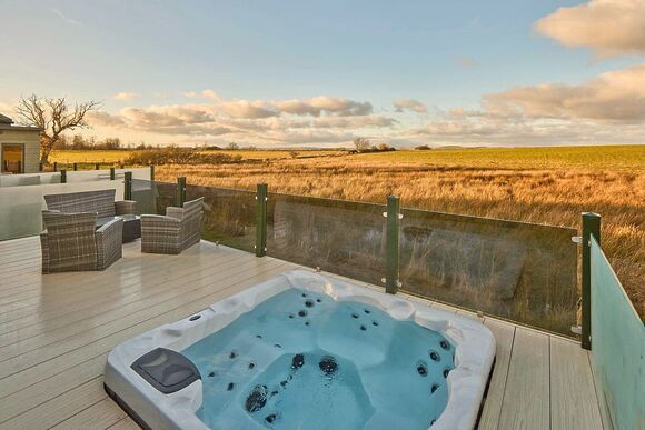 Whistler Deluxe Lodge - Heathergate Boutique Holiday Park, Hexham