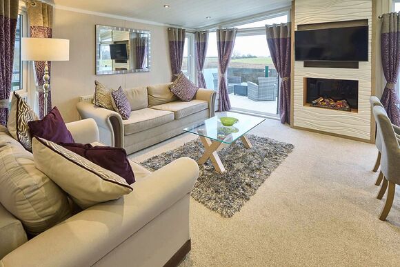 Whistler Deluxe Lodge - Heathergate Boutique Holiday Park, Hexham