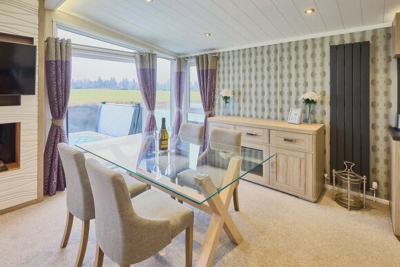Whistler Deluxe Lodge - Heathergate Boutique Holiday Park, Hexham